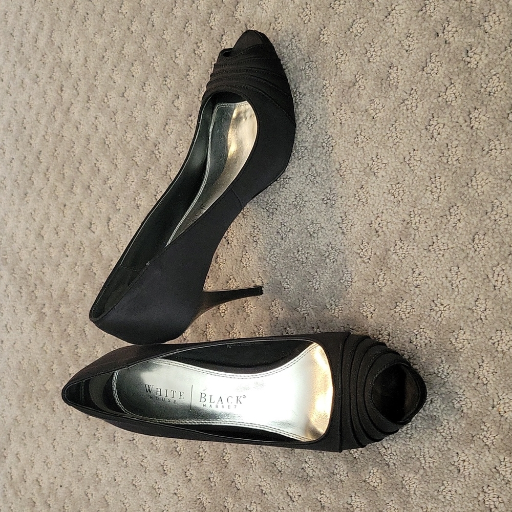 White House Black Market heels, size 7